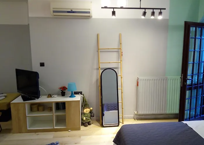 Daire Agias Sofias Square Stunning