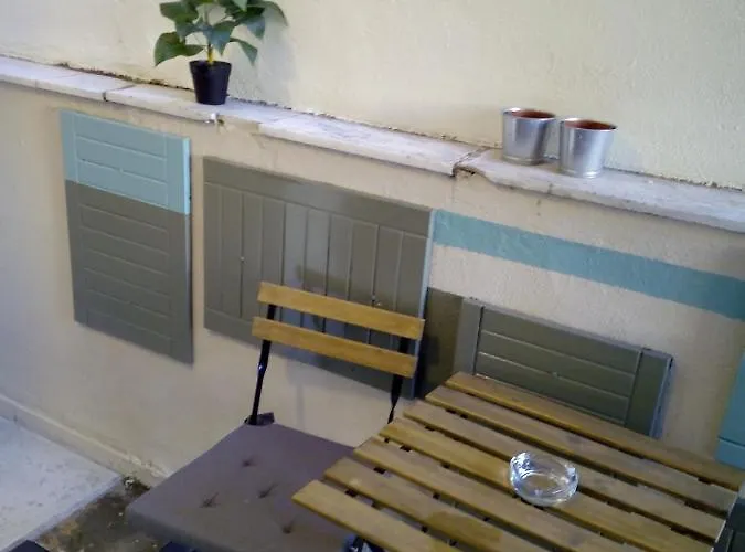 Agias Sofias Square Stunning 公寓